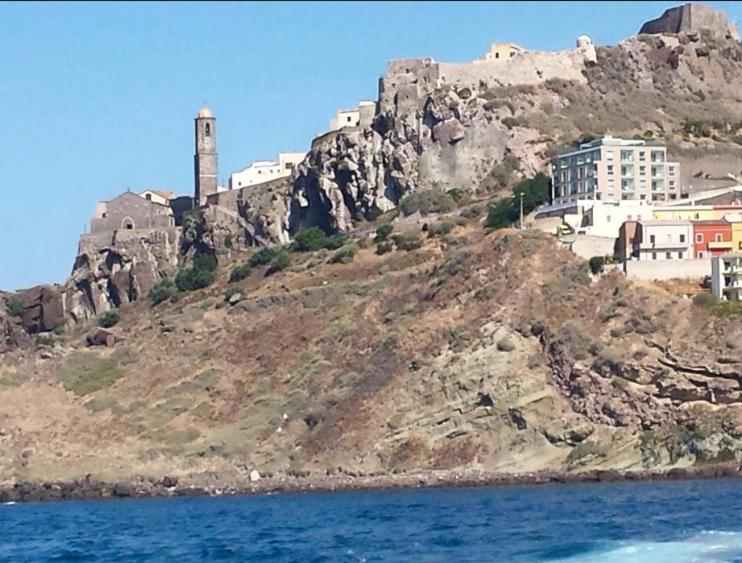 La Terrazza Di Archimede Panzió Castelsardo Kültér fotó